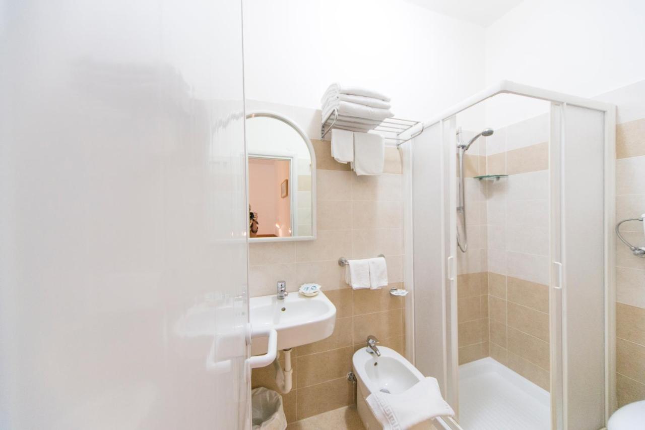 Rabbit Home Misano Adriatico Exterior photo